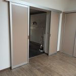 Portes suspendues, séparation de pièces