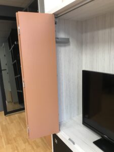 Portes pliantes pour meuble TV, showroom ED System