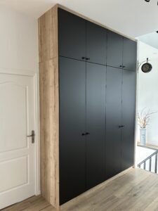 Armoire sol/plafond coloris chêne Halifax et volcan