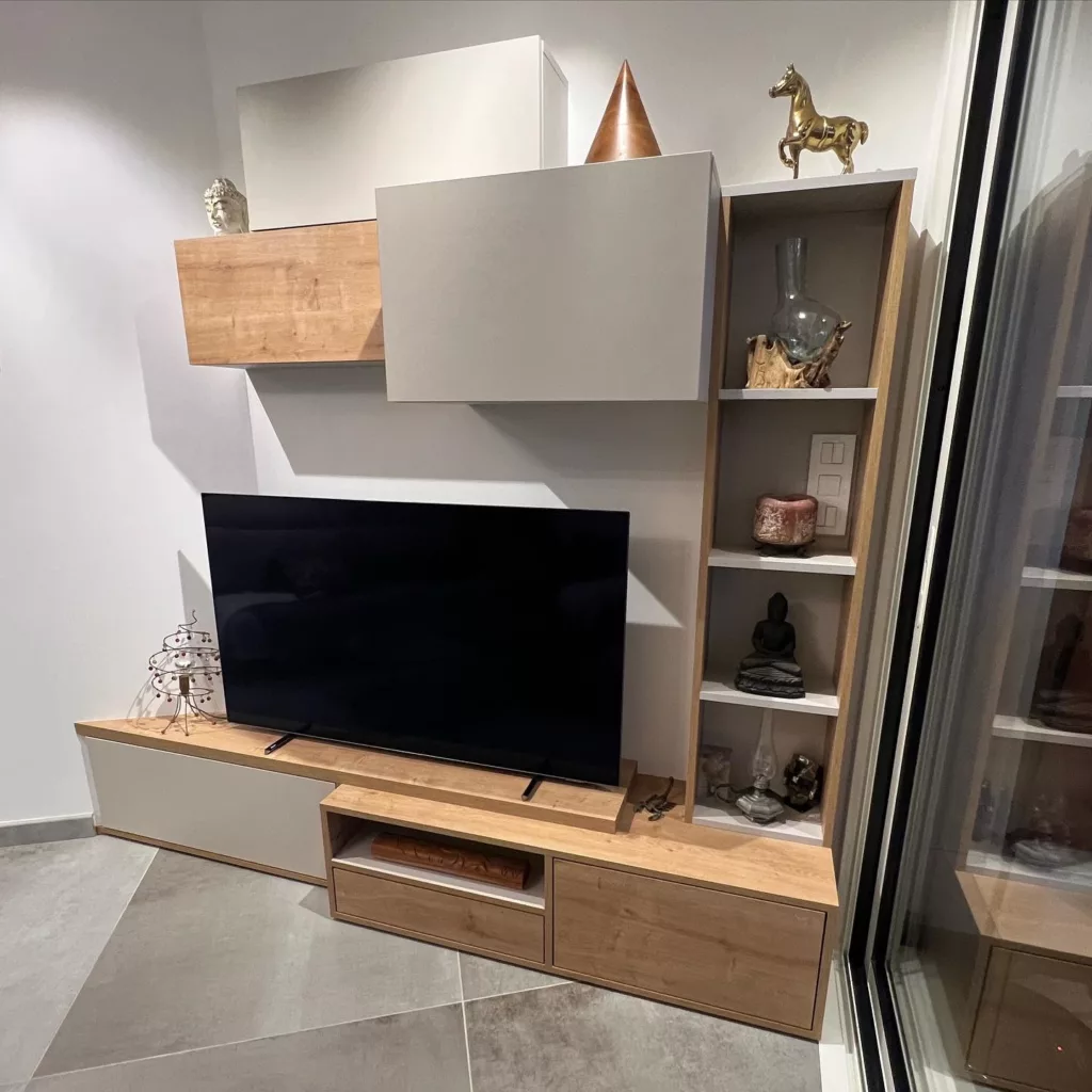 Meuble TV bas - espace réduit -
