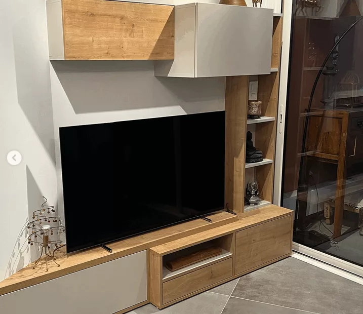 Meuble TV bas - espace réduit -