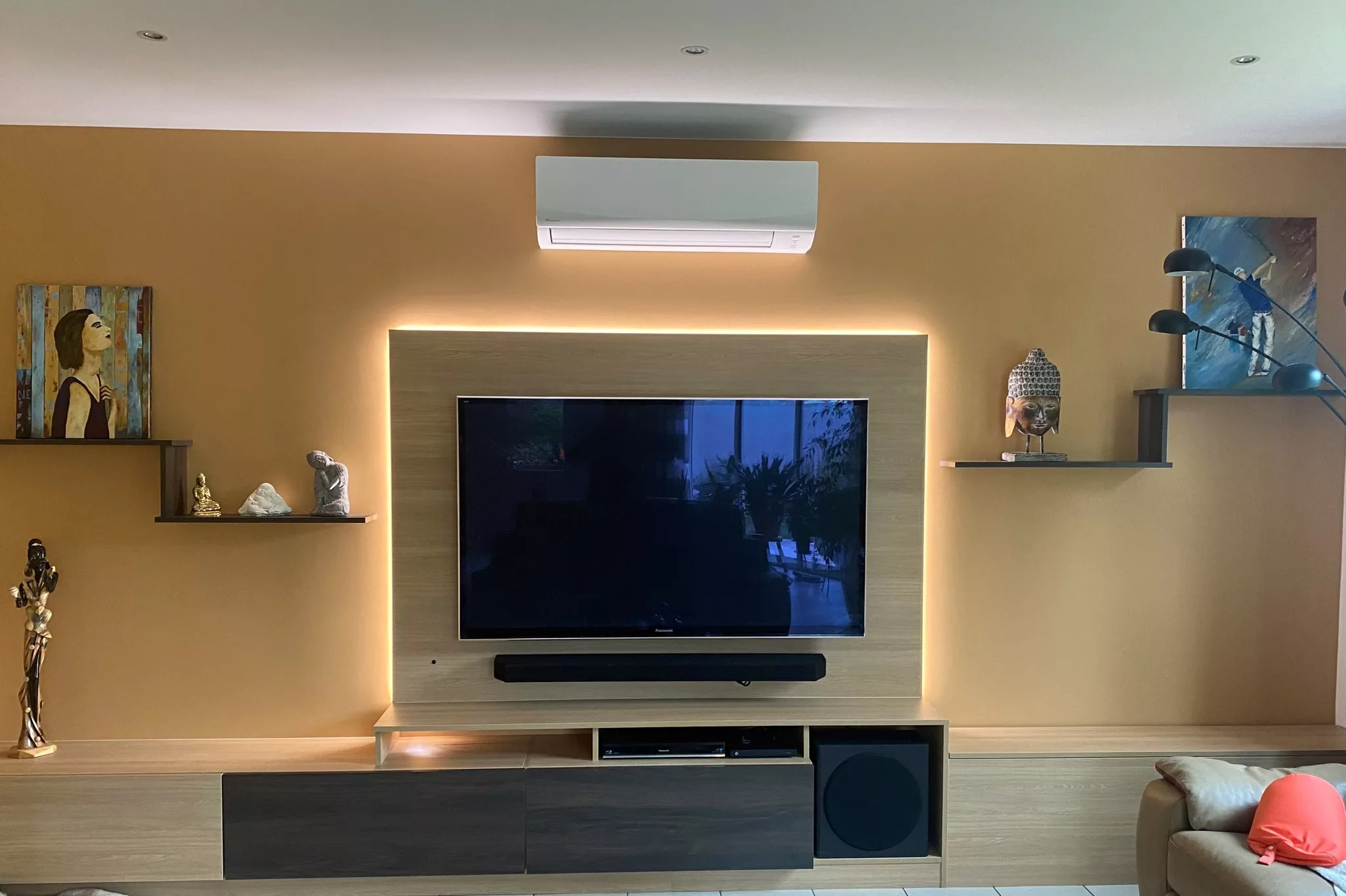 Meuble TV avec rétroéclairage LED
